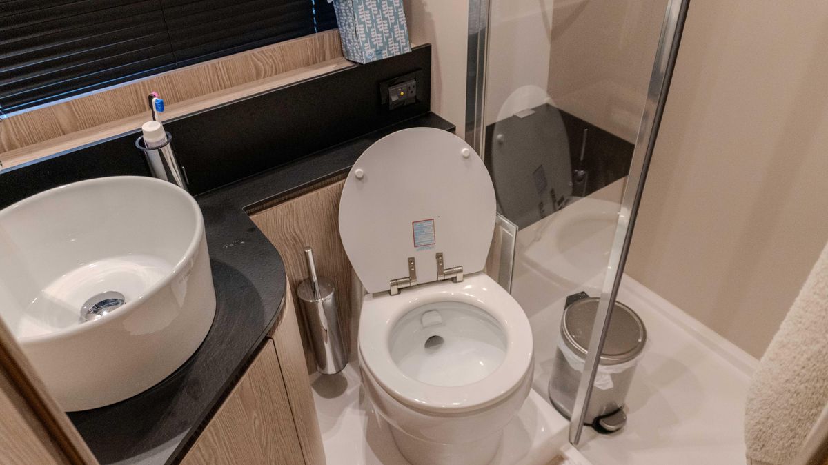 2023 Azimut 47 