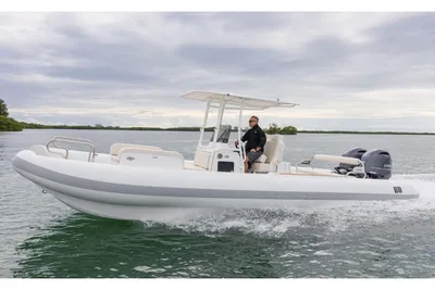 Novurania Catamaran 28