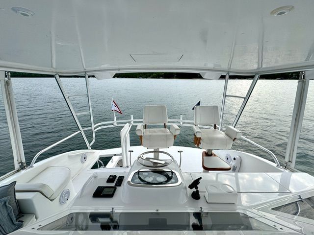 2002 Viking 52 