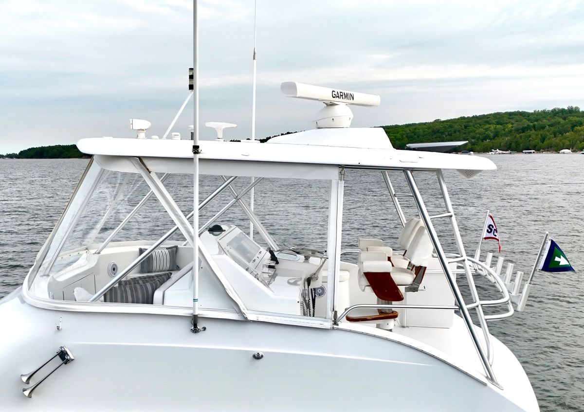 2002 Viking 52 