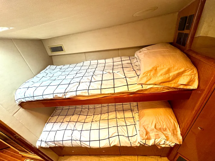 Rebelluis Yacht Photos Pics Guest StateRoom (2) Bunks
