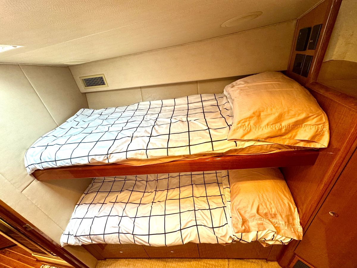 2002 Viking 52 