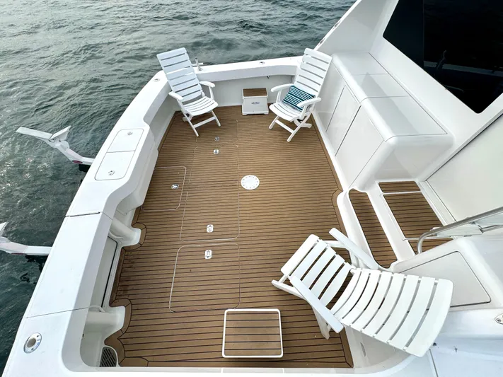 Rebelluis Yacht Photos Pics Cockpit - Looking to Port