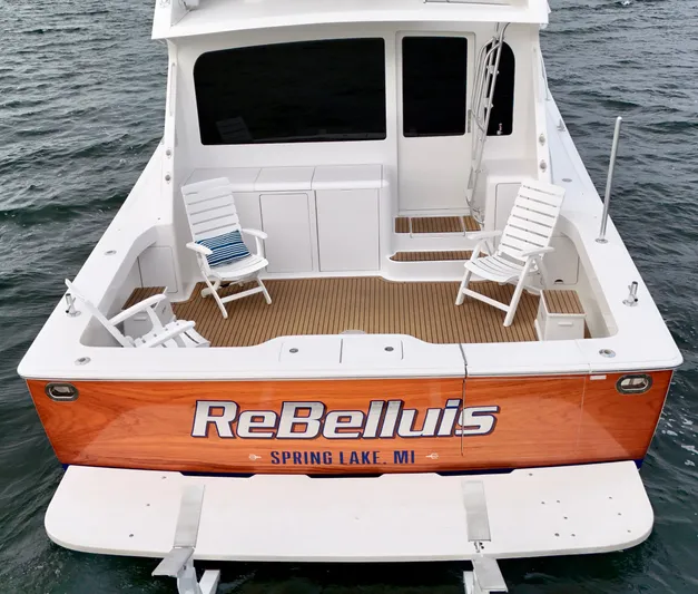 Rebelluis Yacht Photos Pics Faux Wood Transom