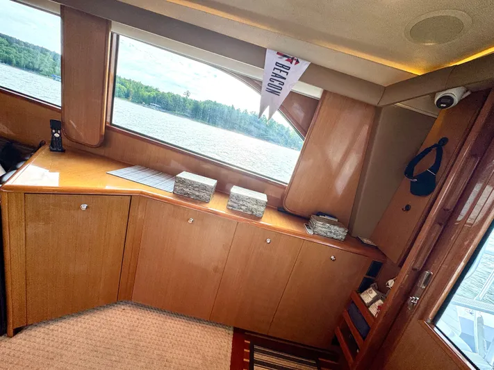 Rebelluis Yacht Photos Pics Salon - Strb. Side