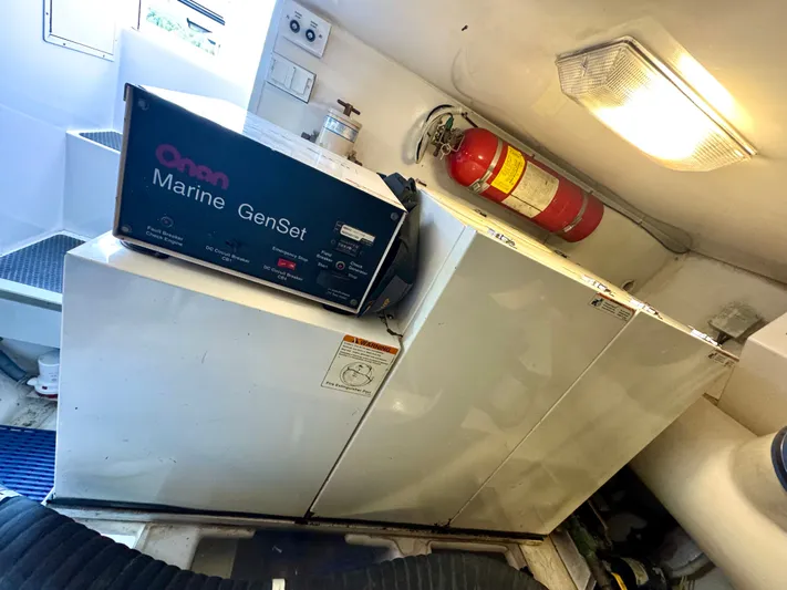 Rebelluis Yacht Photos Pics Onan Generator