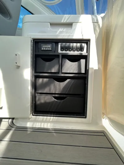 Why Knot Yacht Photos Pics 