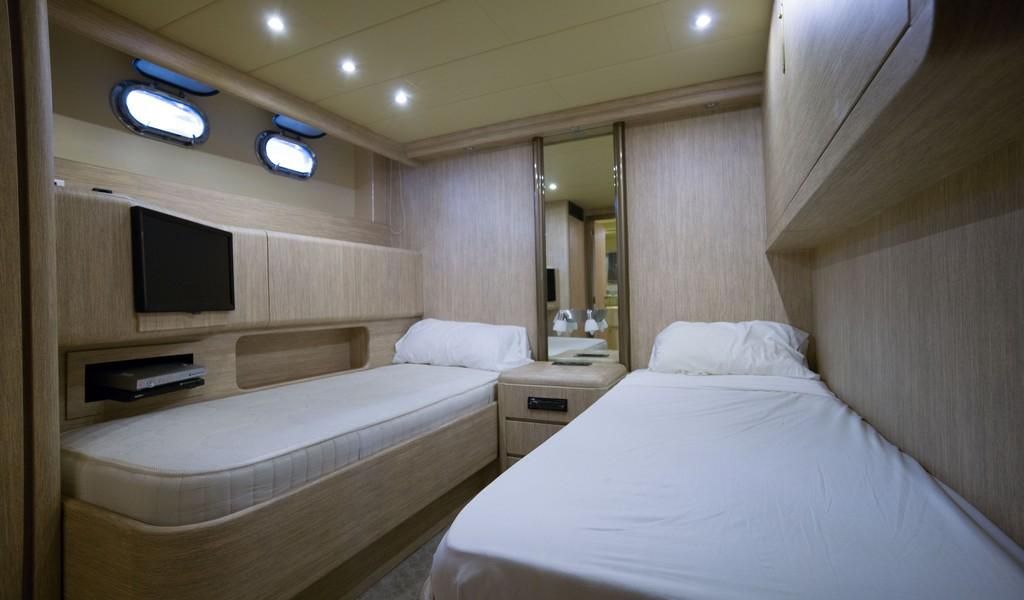 2004 Mangusta 78 