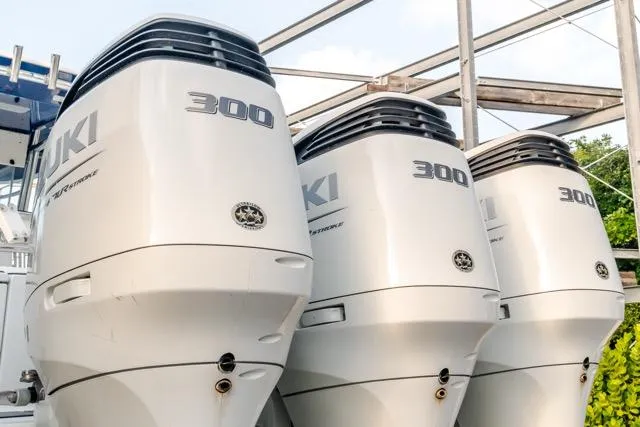  Yacht Photos Pics Triple Suzuki 300 outboard engines on a 2015 Bahama 34 boat.