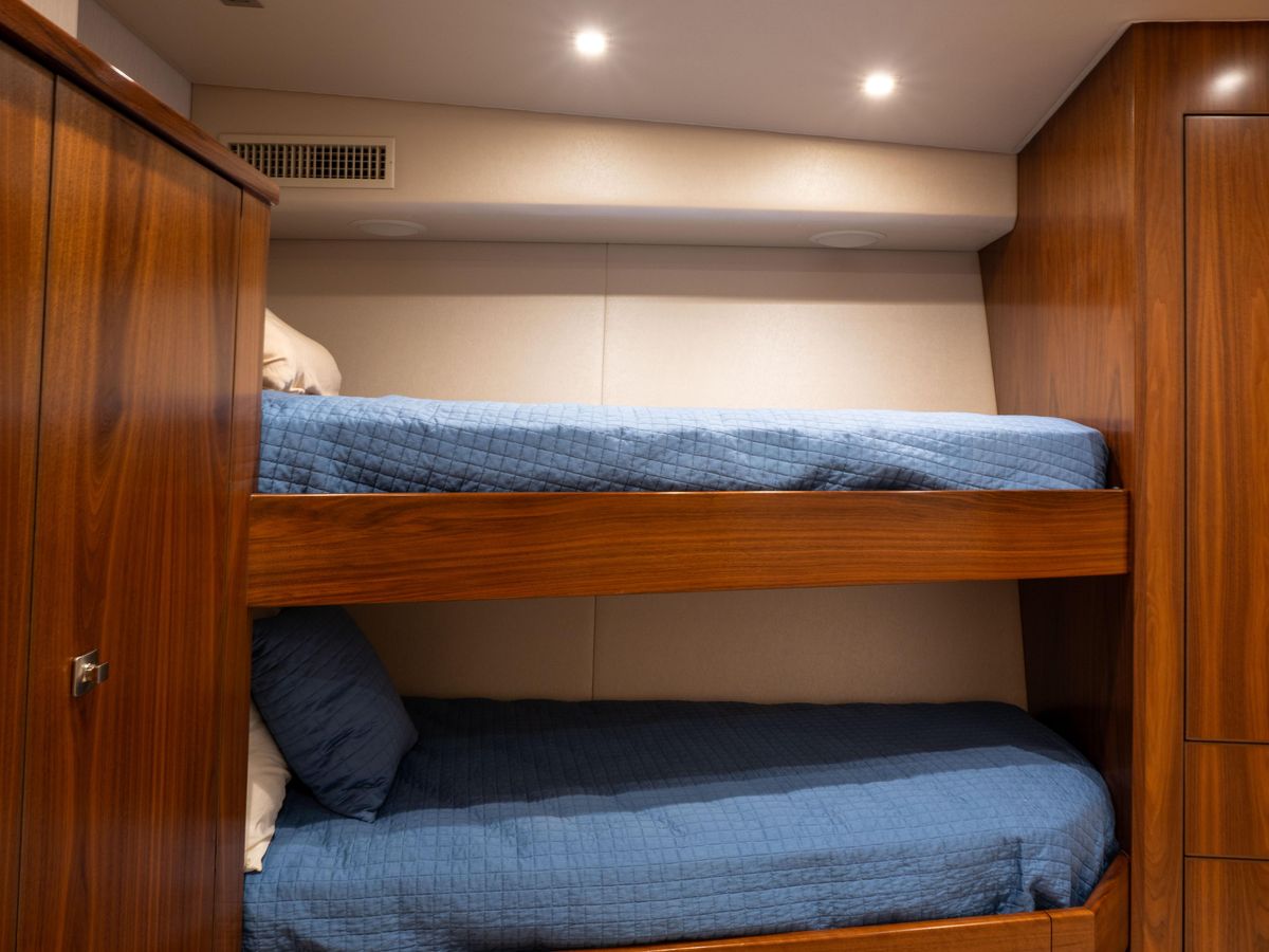 2019 Viking 80 