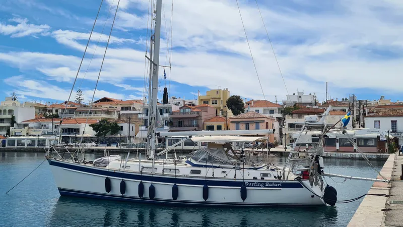 Surfing Safari Yacht Photos Pics 