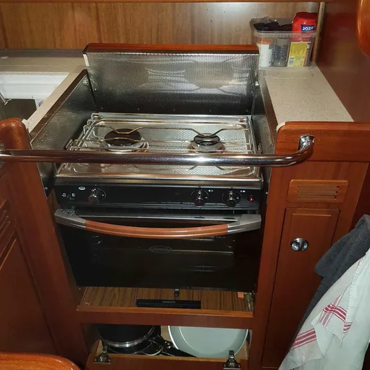 Surfing Safari Yacht Photos Pics 