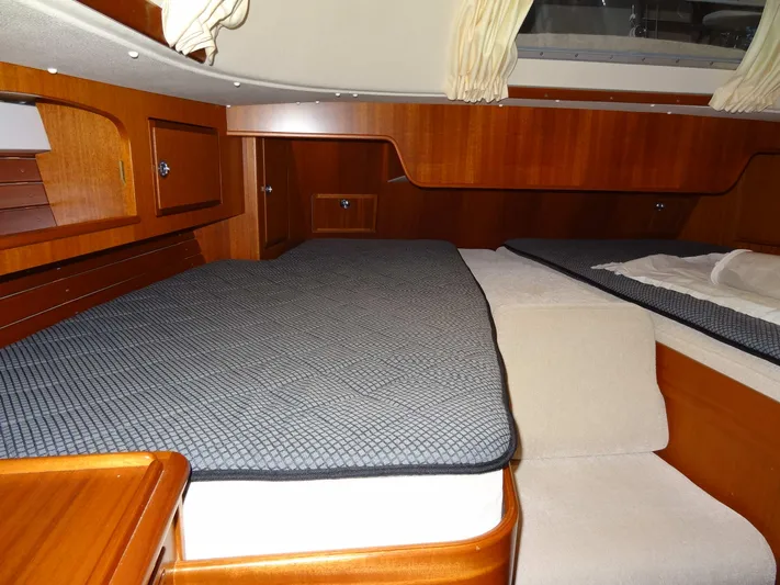 Surfing Safari Yacht Photos Pics 