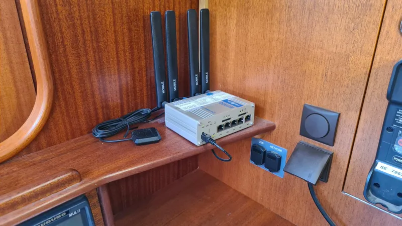 Surfing Safari Yacht Photos Pics 