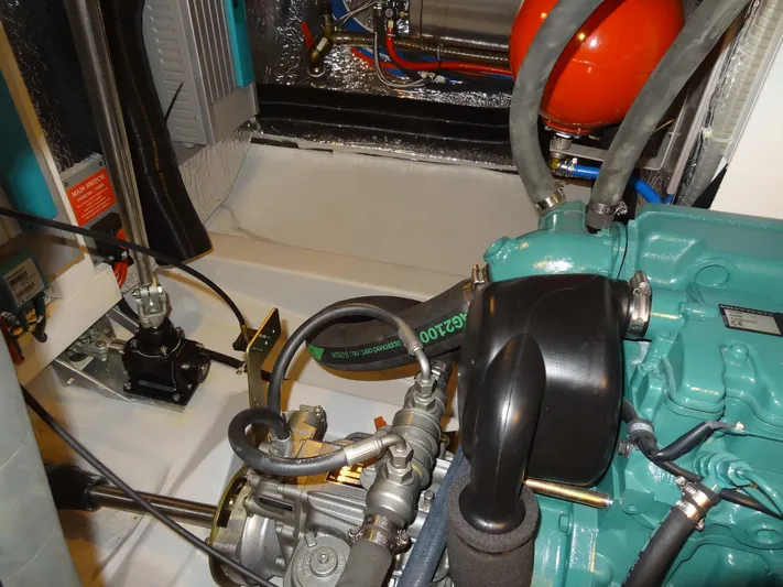 Surfing Safari Yacht Photos Pics 