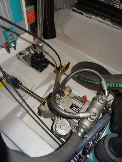 Surfing Safari Yacht Photos Pics 