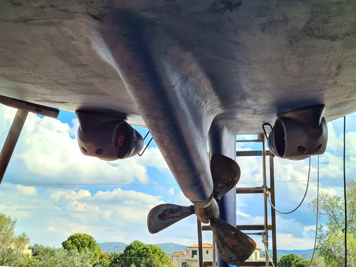 Surfing Safari Yacht Photos Pics 