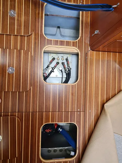 Surfing Safari Yacht Photos Pics 