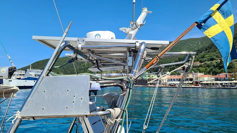 Surfing Safari Yacht Photos Pics 