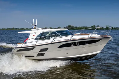 2025 Marex 310 Sun Cruiser