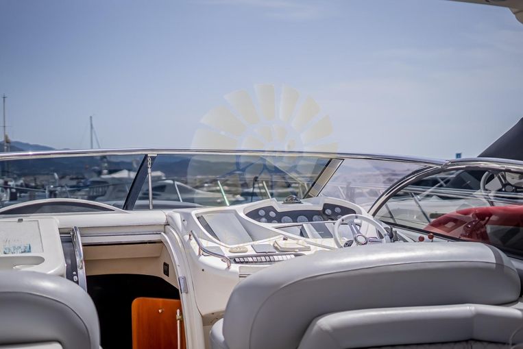 2001-57-7-sunseeker-predator-56