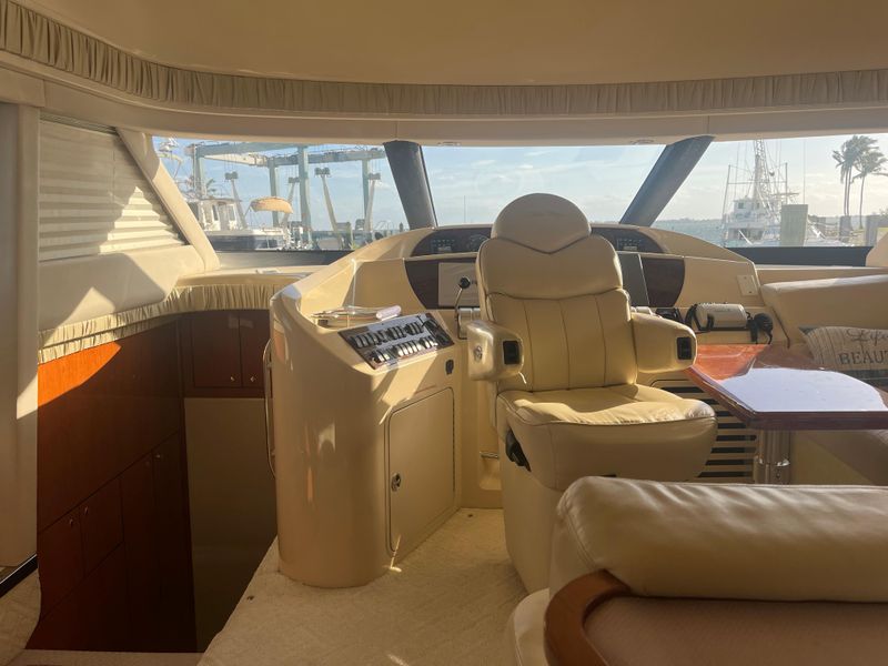 2001 Sea Ray 540 Cockpit Motor Yacht