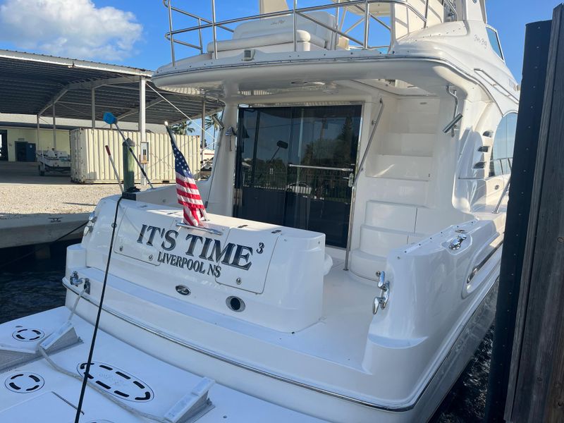 2001 Sea Ray 540 Cockpit Motor Yacht