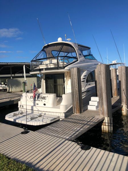 2001 Sea Ray 540 Cockpit Motor Yacht