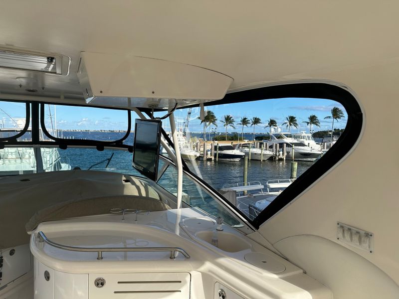 2001 Sea Ray 540 Cockpit Motor Yacht