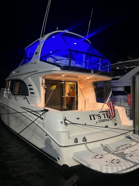 2001 Sea Ray 540 Cockpit Motor Yacht