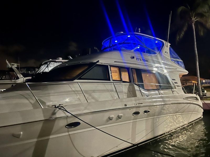 2001 Sea Ray 540 Cockpit Motor Yacht