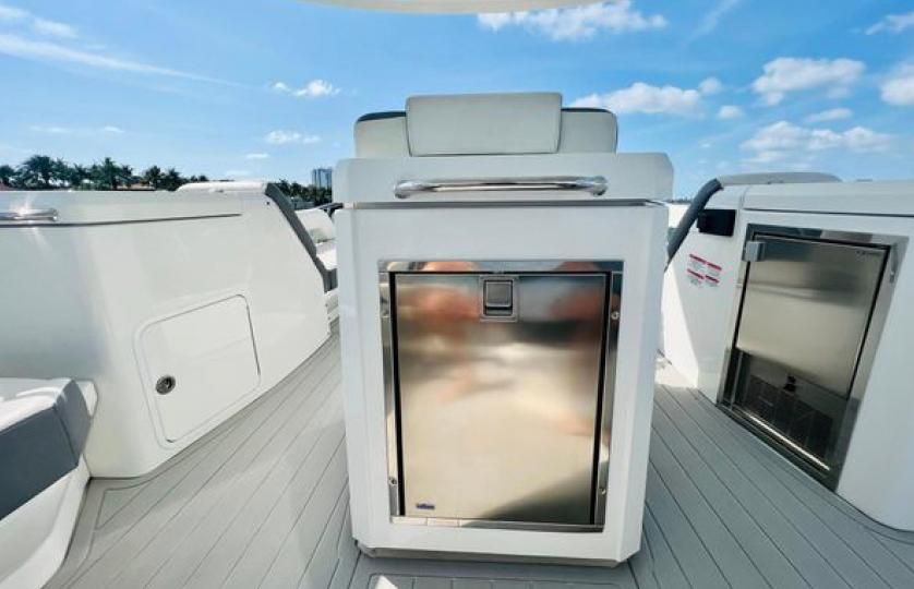 2017 Cruisers Yachts 60 