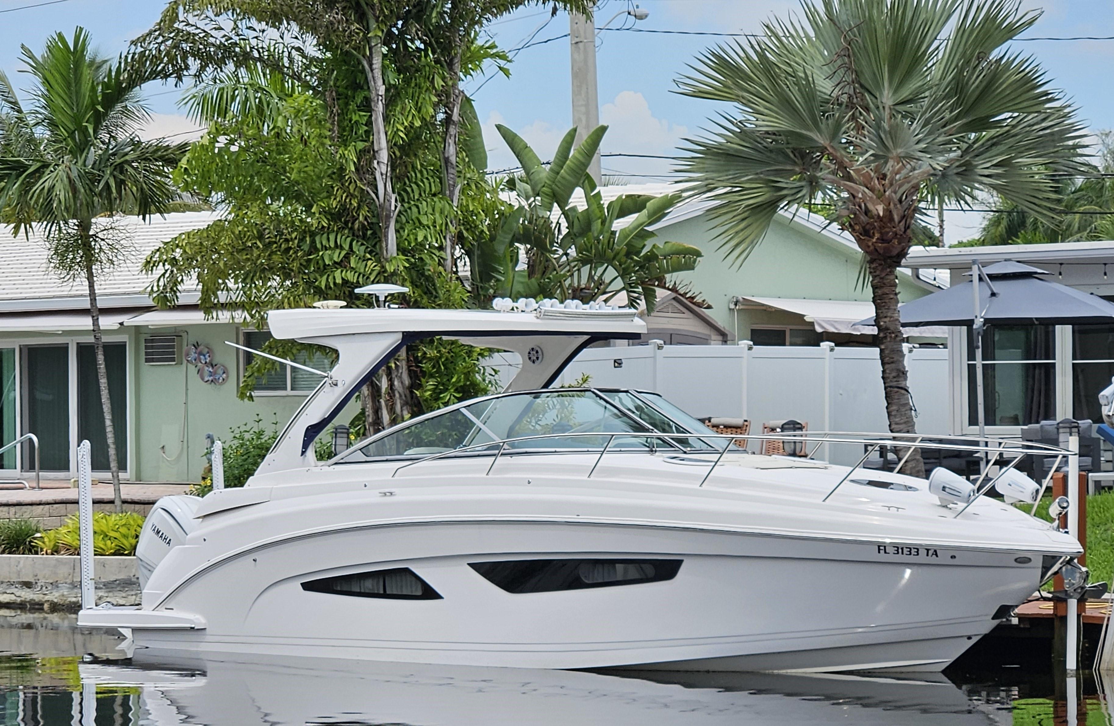 Used 2022 Regal 33 OBX - Florida | TopBoats