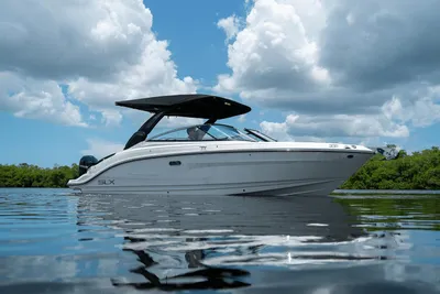 Sea Ray SLX 260 Outboard