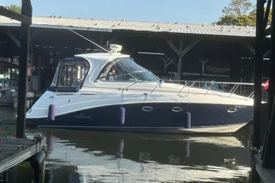 Rinker 360 Express Cruiser