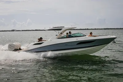 Sea Ray SLX 350 Outboard