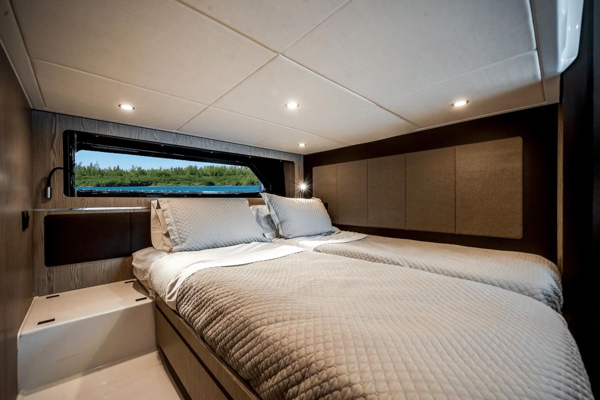 2019 Azimut 43 