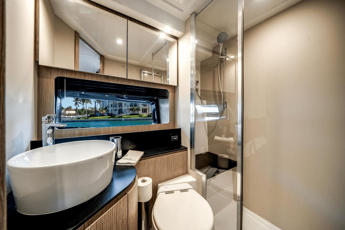 2019 Azimut 43 