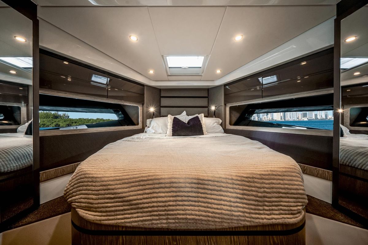 2019 Azimut 43 