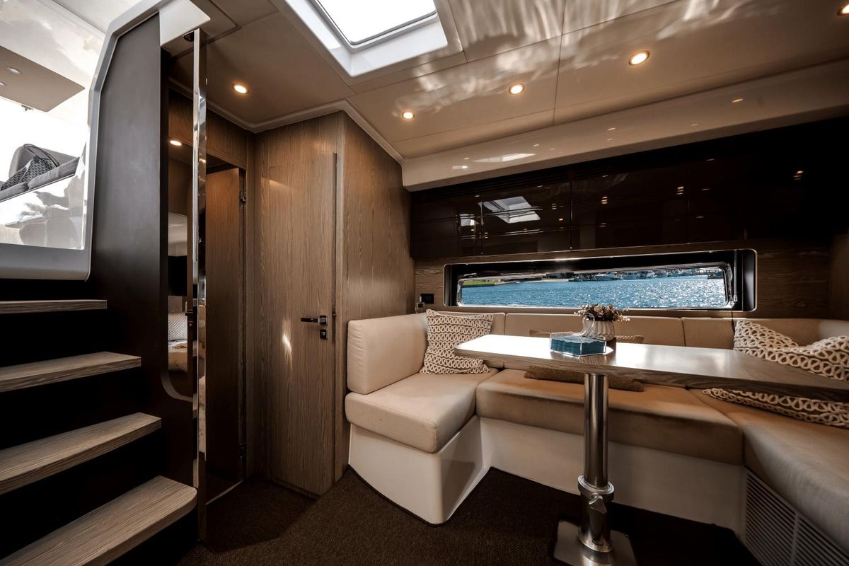 2019 Azimut 43 