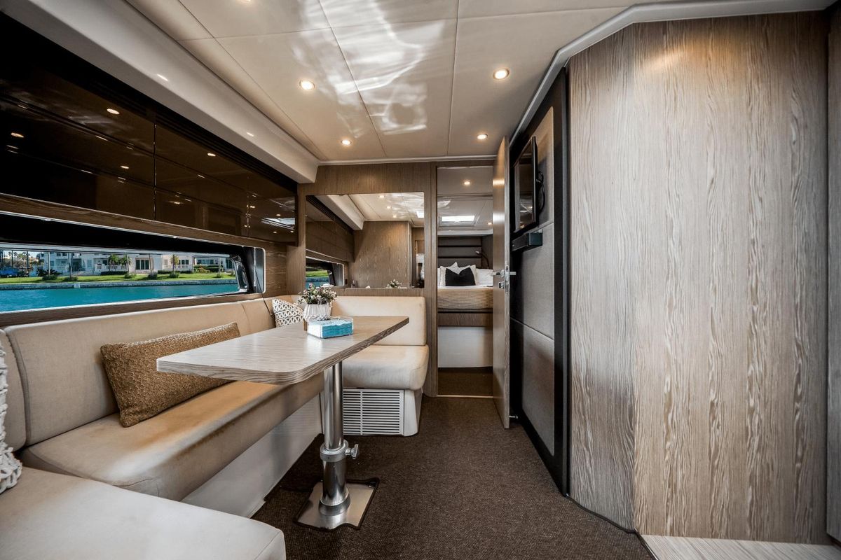 2019 Azimut 43 