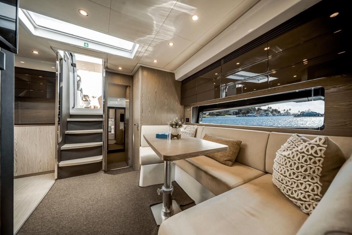 2019 Azimut 43 