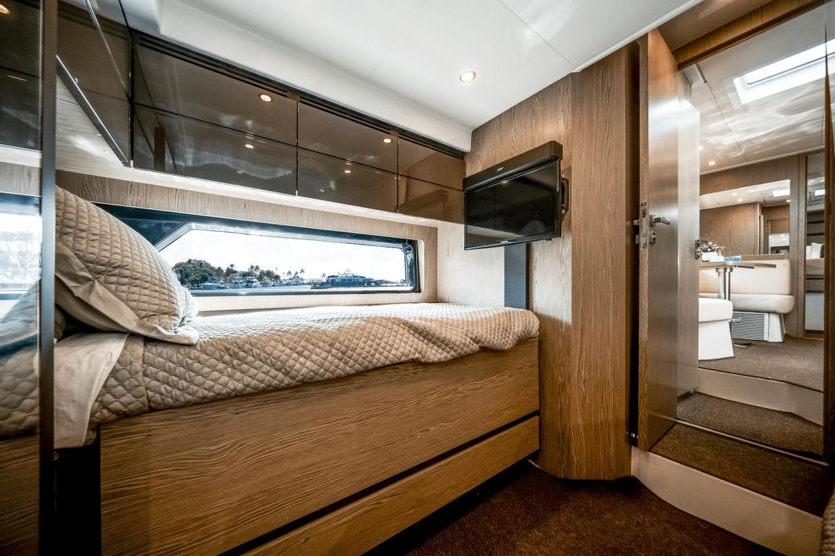 2019 Azimut 43 