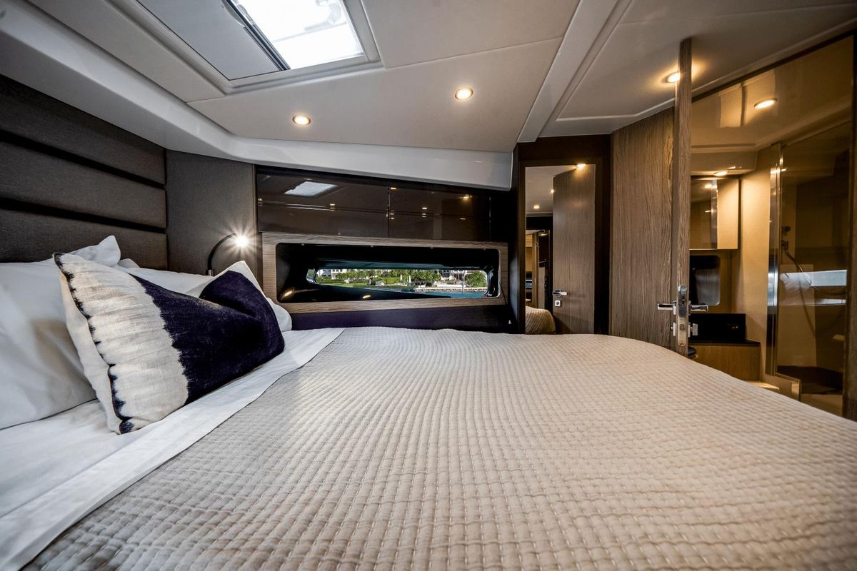 2019 Azimut 43 