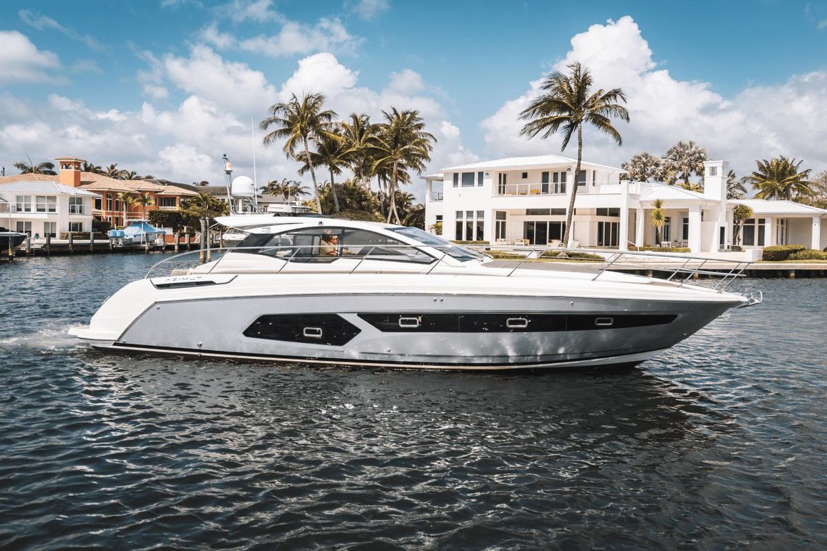 2019 Azimut 43 