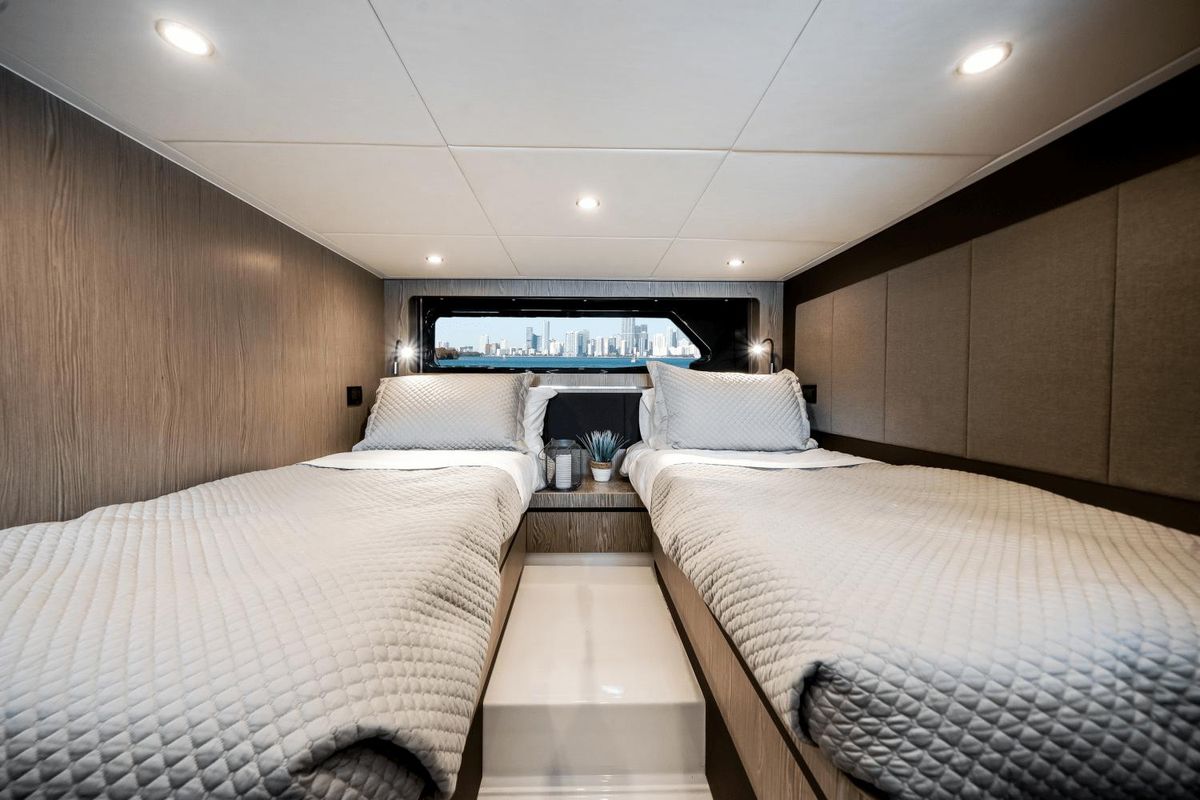 2019 Azimut 43 