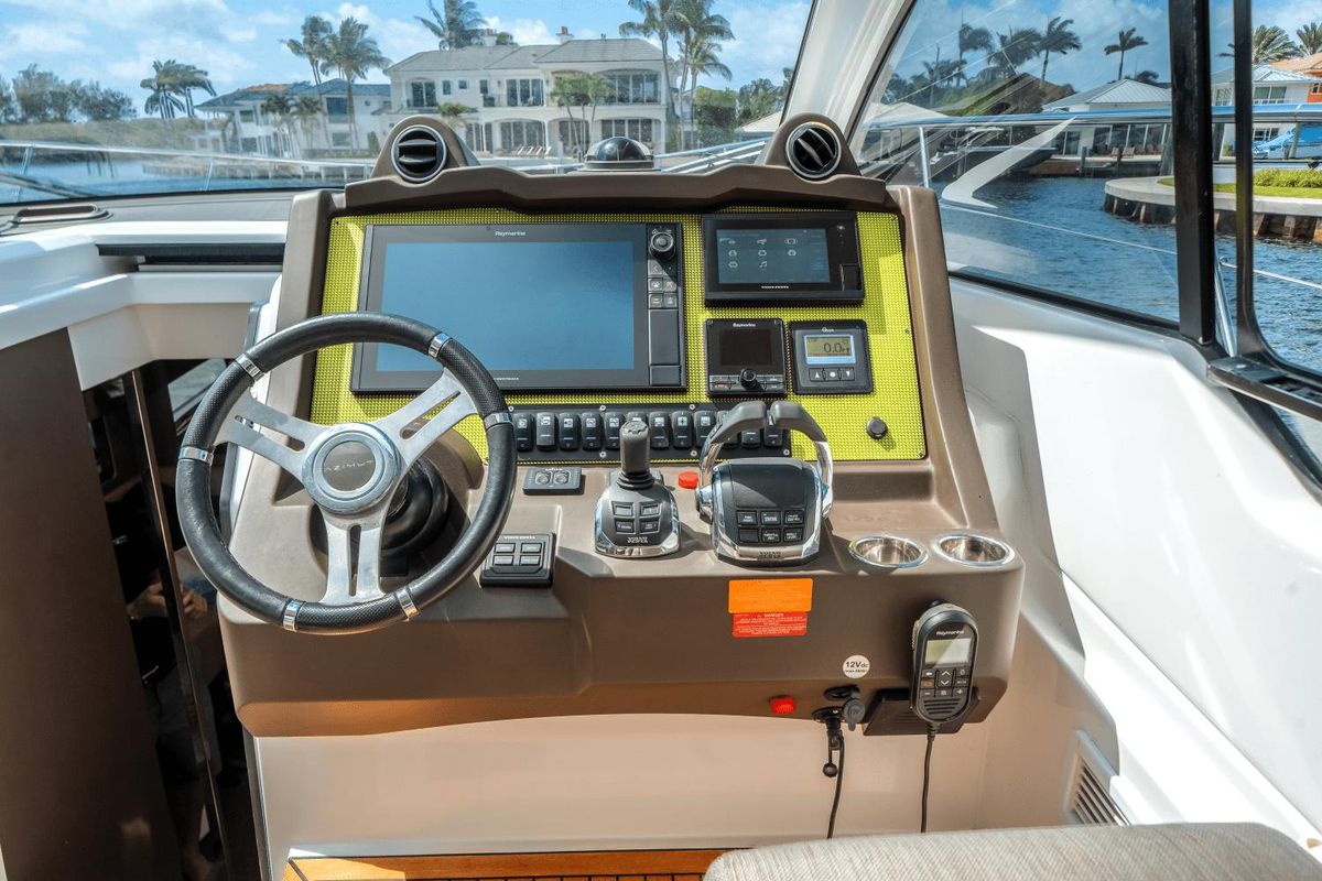 2019 Azimut 43 