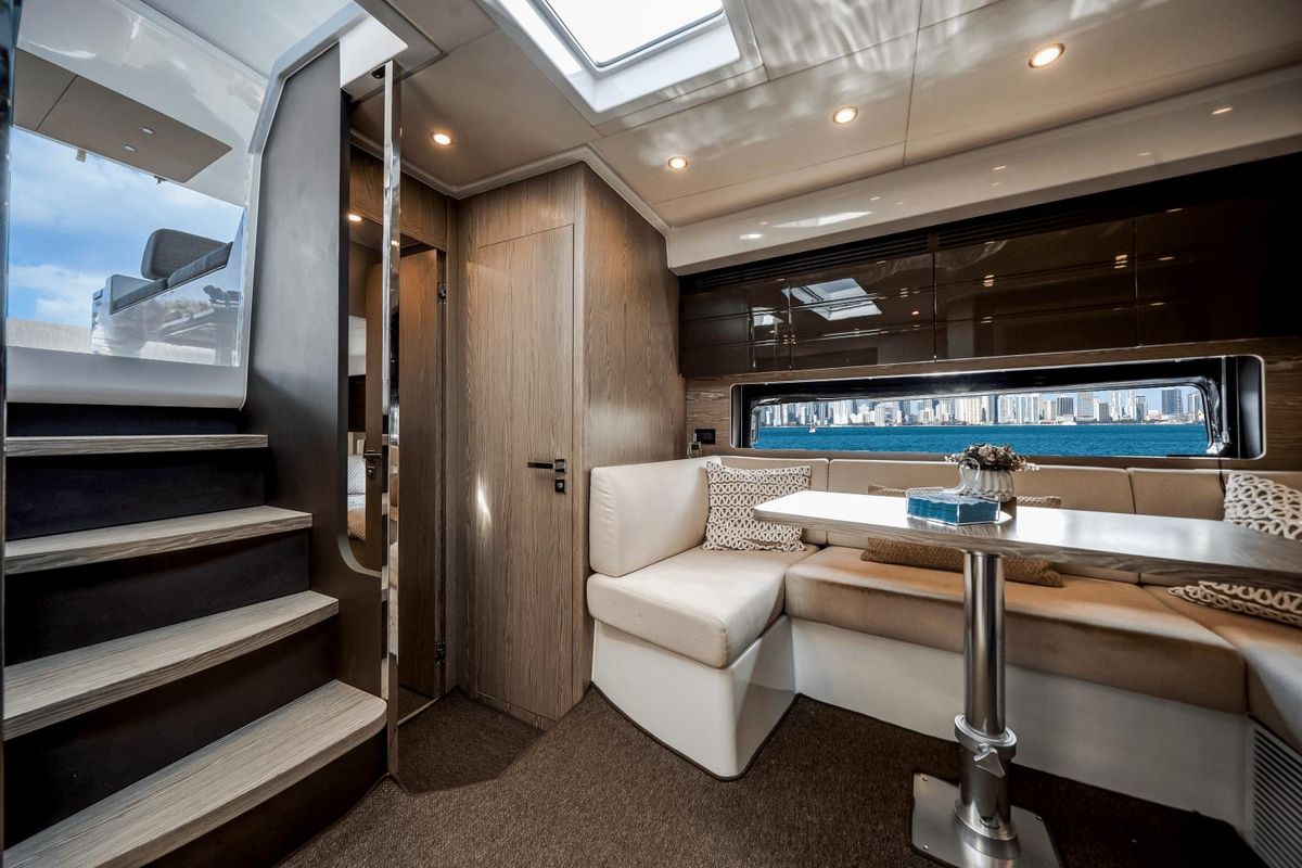 2019 Azimut 43 