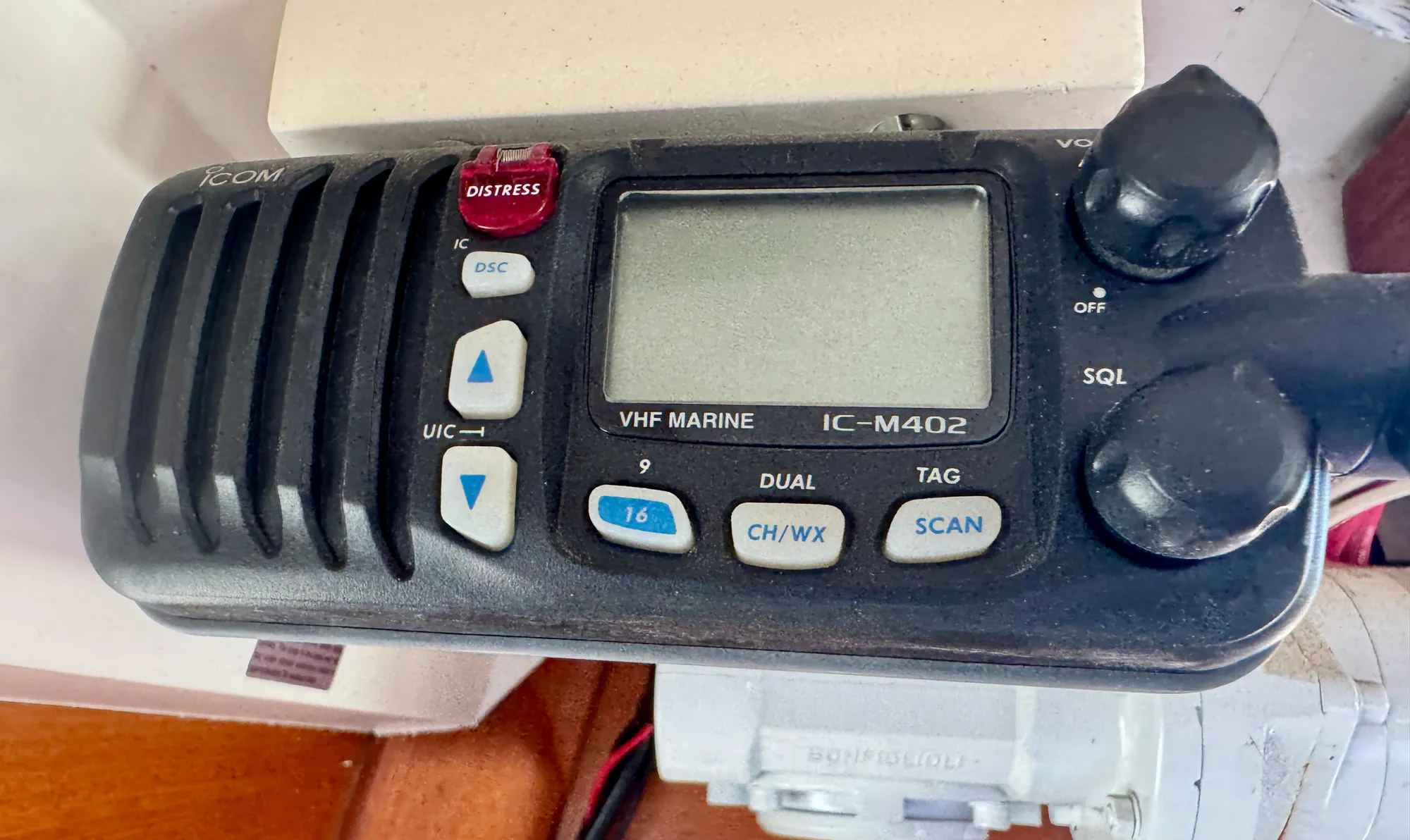 VHF marine radio IC-M402 on 1956 Aage Nielsen 50' Yawl.