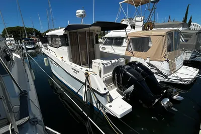 2018 Quicksilver 905 Pilothouse